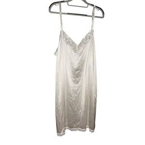 NWT Heavenly Secret white lace nightgown‎
